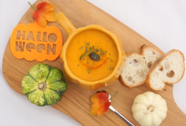 ハロウィンにカボチャのスープを