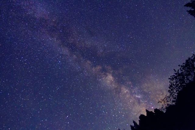 七夕の夜に、東の空を見上げる